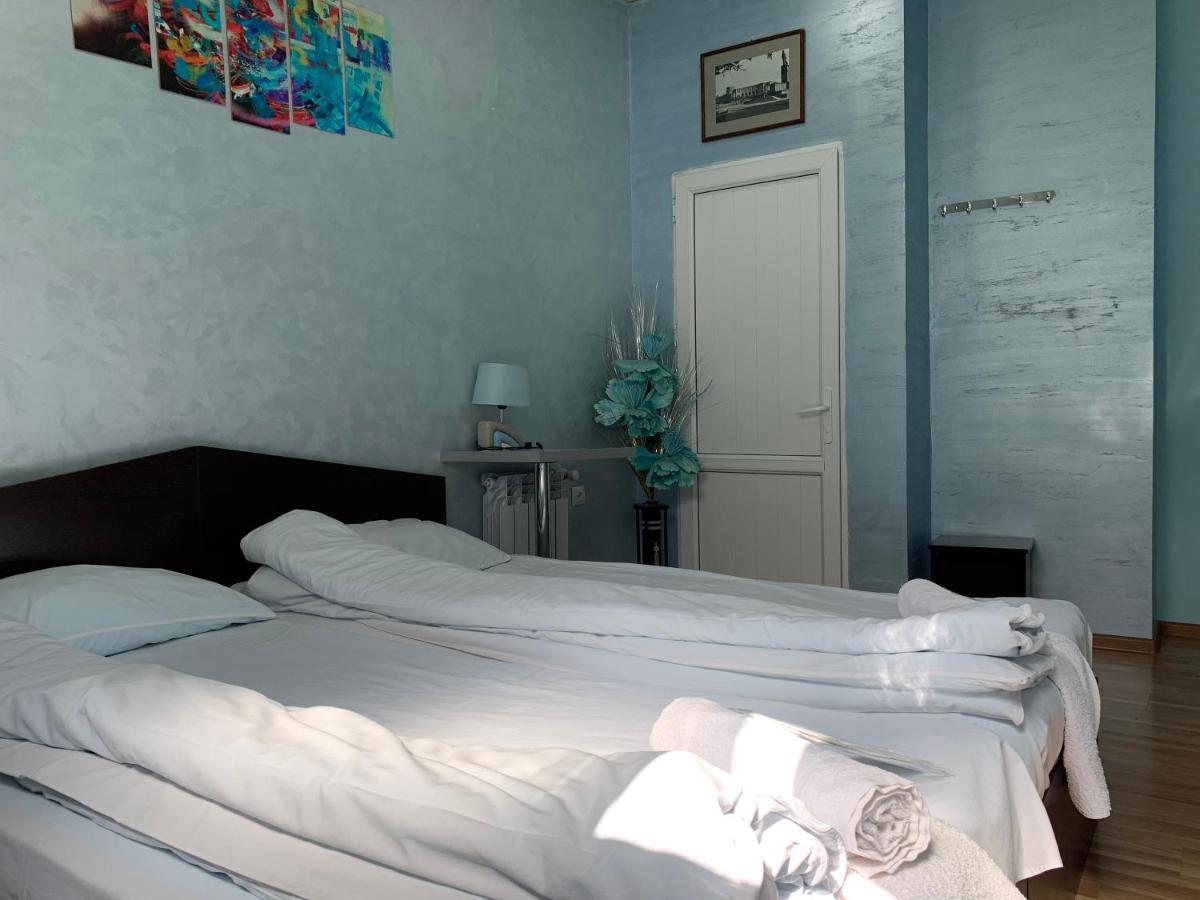 Domino Yerevan Hostel And Hotel Exterior foto