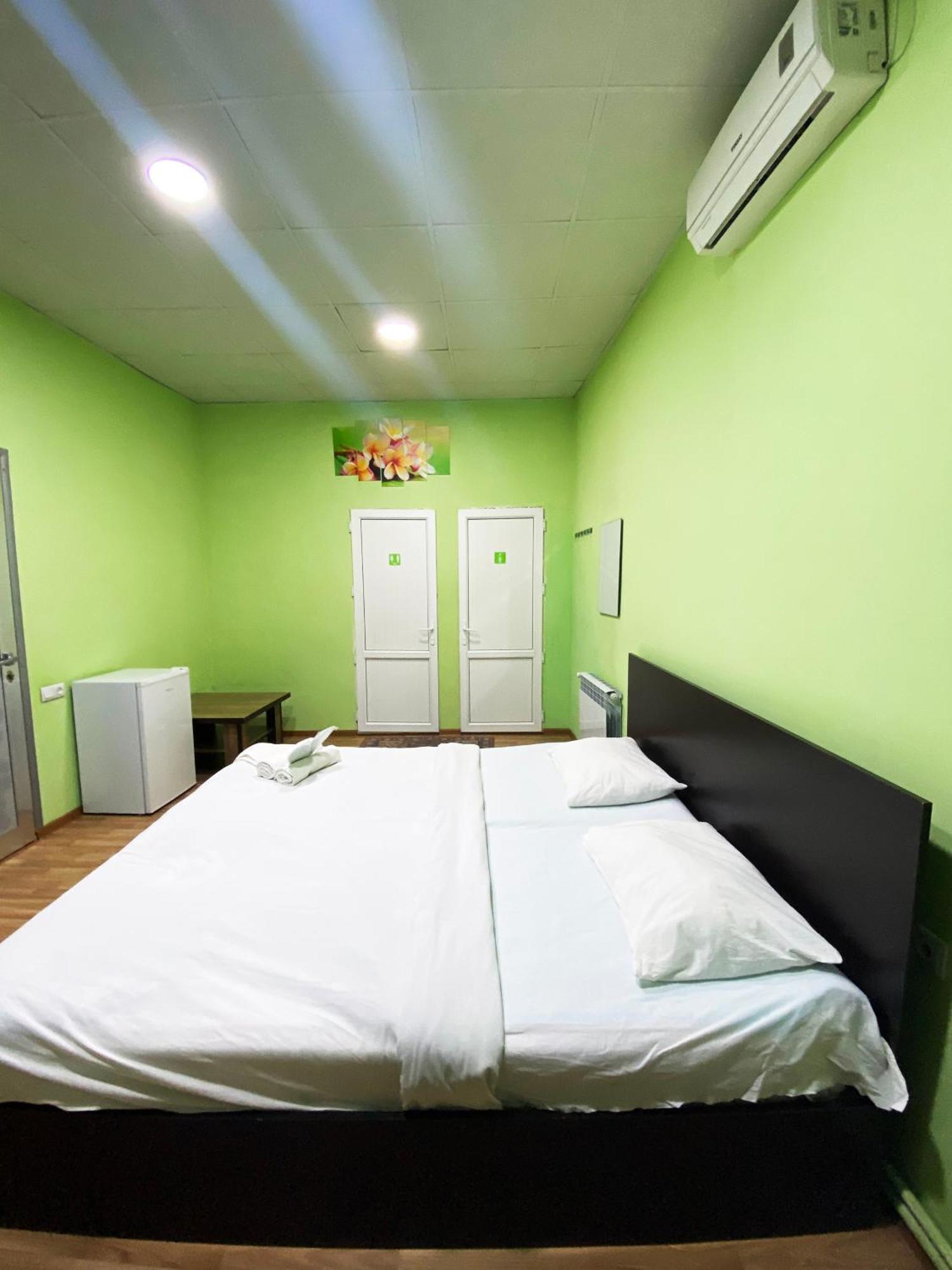 Domino Yerevan Hostel And Hotel Zimmer foto